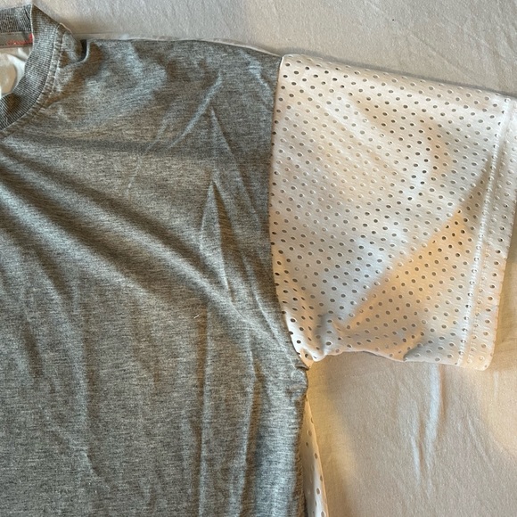 Stella McCartney by Adidas, grey and white t-shirt, size small. - Picture 6 of 6